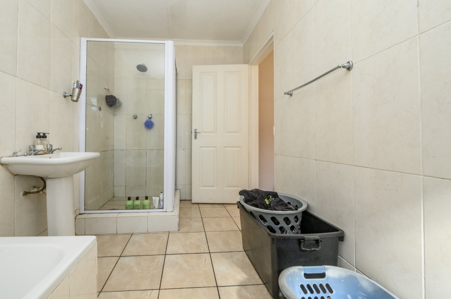 4 Bedroom Property for Sale in Charlo Eastern Cape